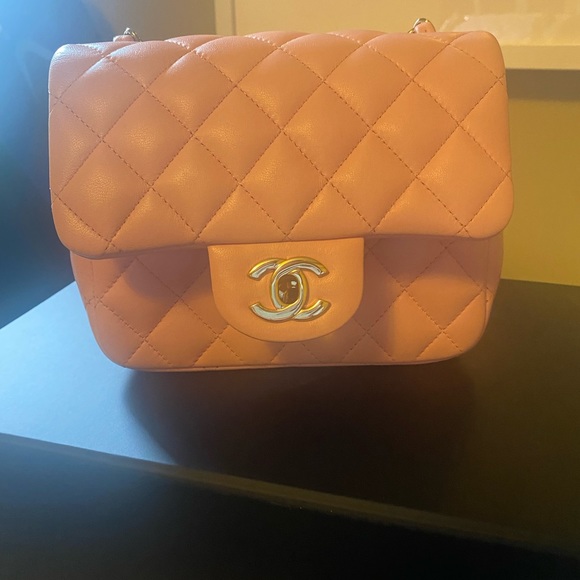 Chanel 21s pink square mini Lambskin with gold hardware - Picture 4 of 7
